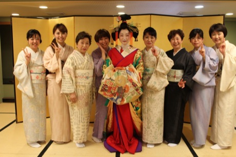 山本呉服店 京裳苑 菊川太夫さんとスタッフ