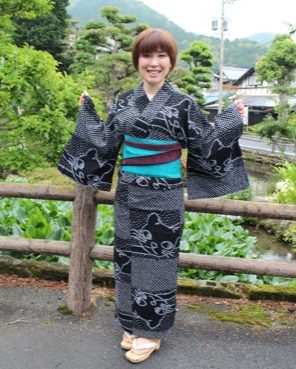 藤娘きぬたや 絞り浴衣 ネコの柄