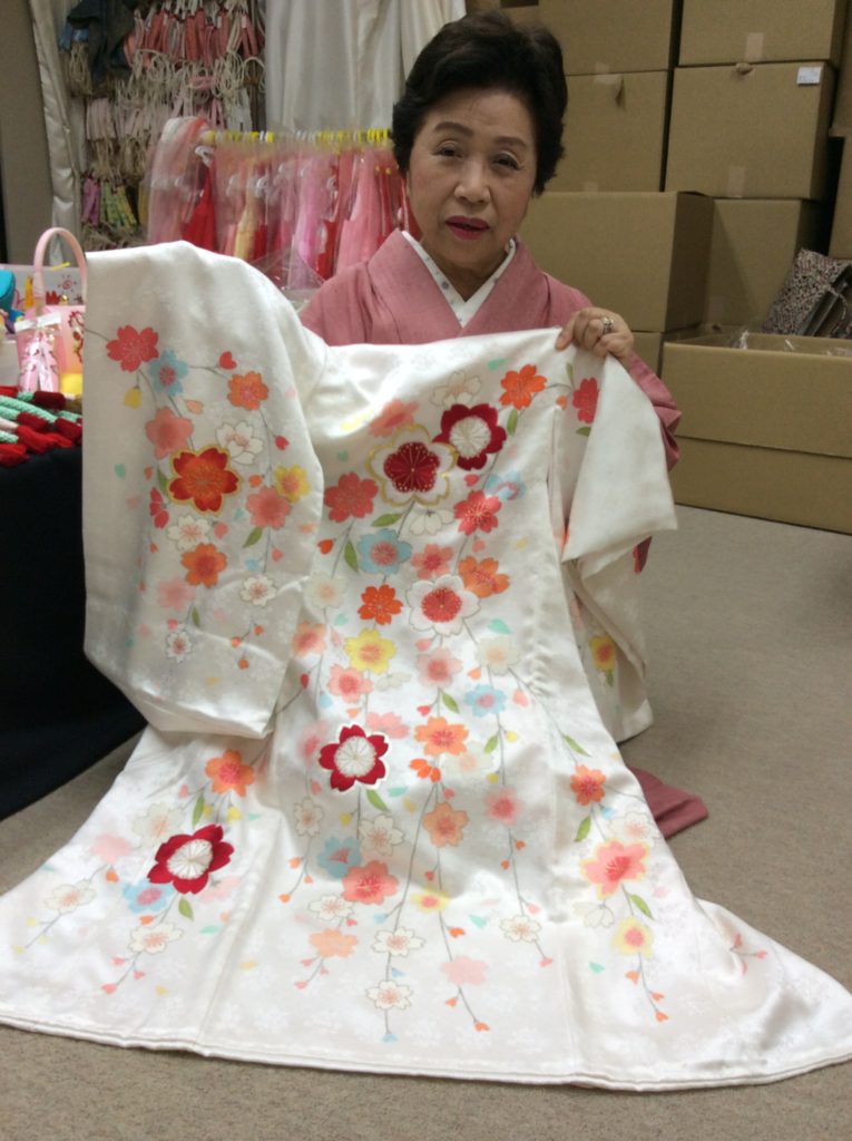 女の子　初着　白