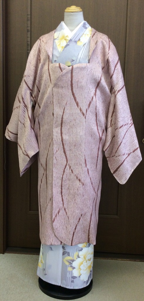 無事娘きぬたや 変わり衿コート 衿折り返し