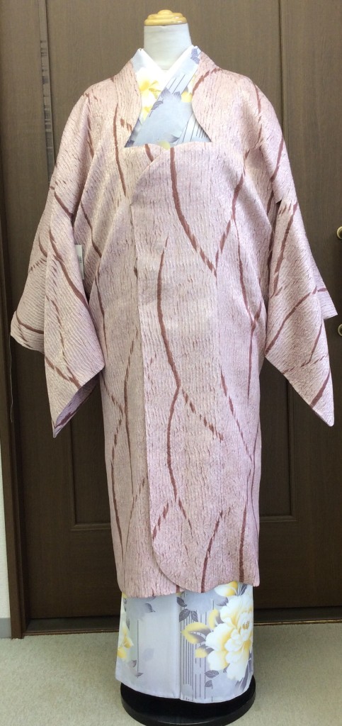 無事娘きぬたや 変わり衿コート