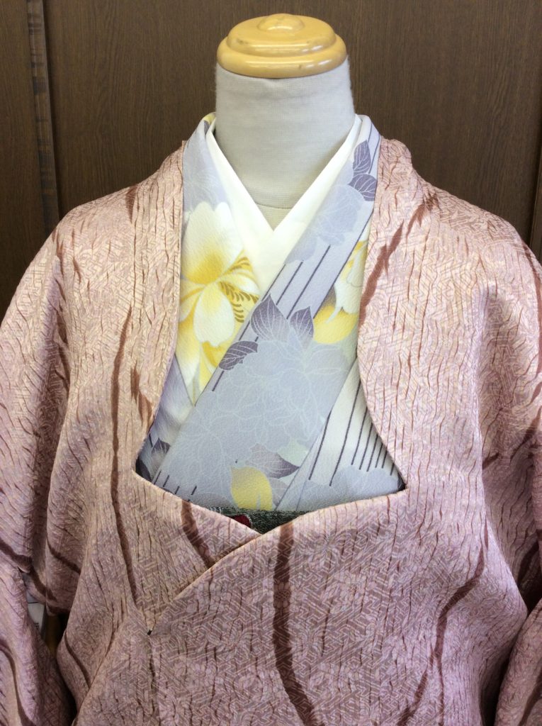 無事娘きぬたや 変わり衿コート アップ