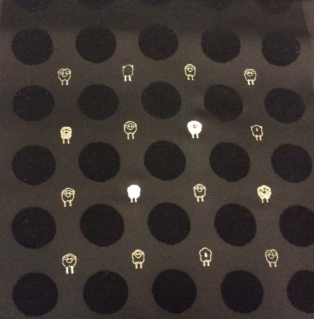 ヒツジ柄　名古屋帯　黒地