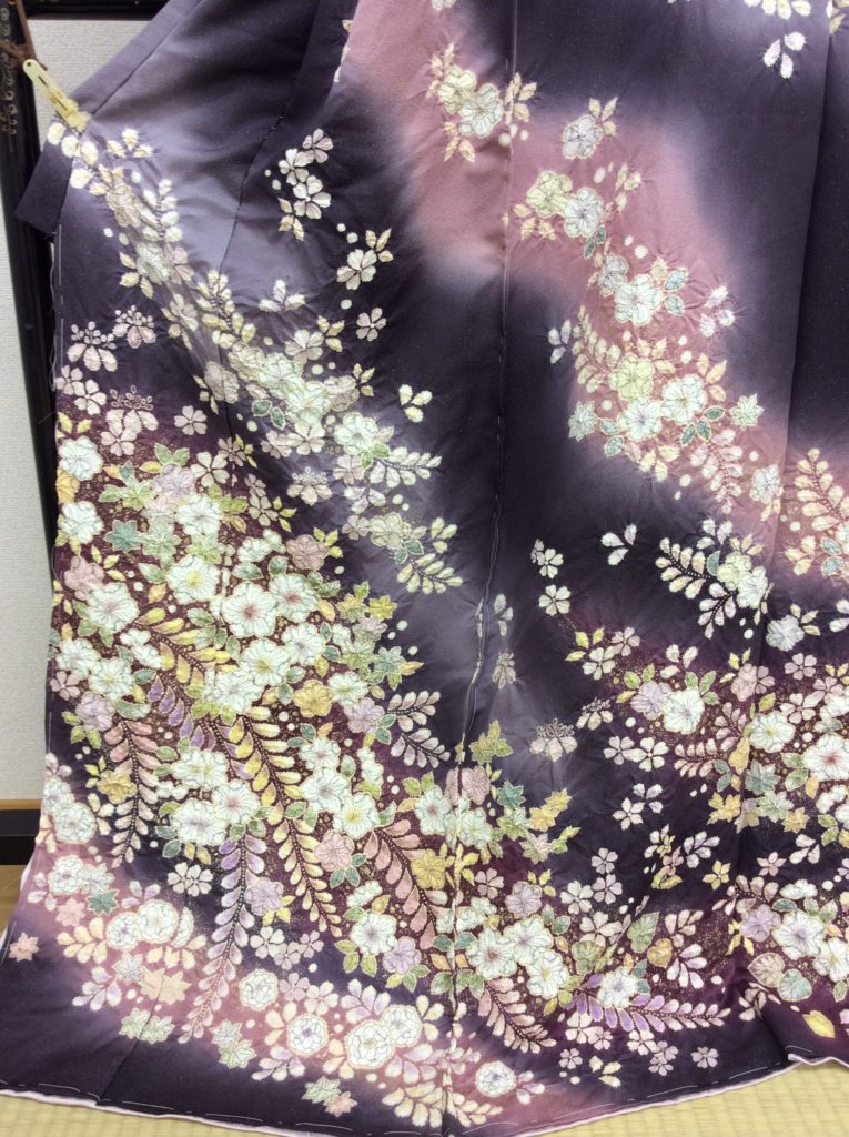 桐屋翠山工房　辻が花訪問着　紫　上前の柄
