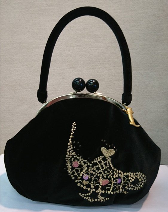 ツモリチサト がま口ハンドバッグ 黒