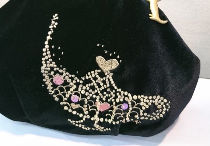 ツモリチサト がま口ハンドバッグ 黒