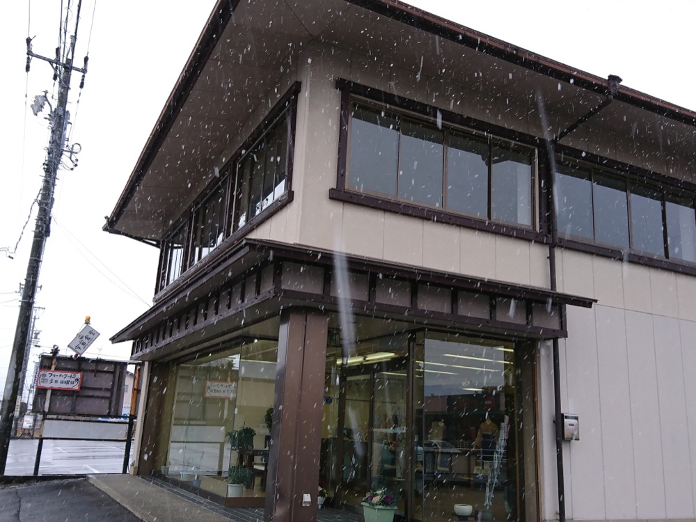 山本呉服店池田店 初雪