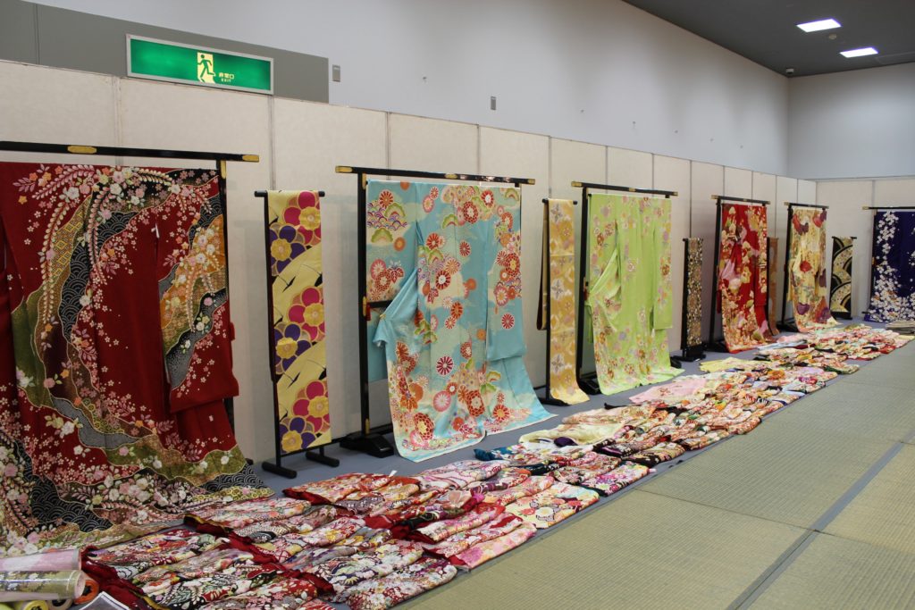 京裳苑会場　振袖