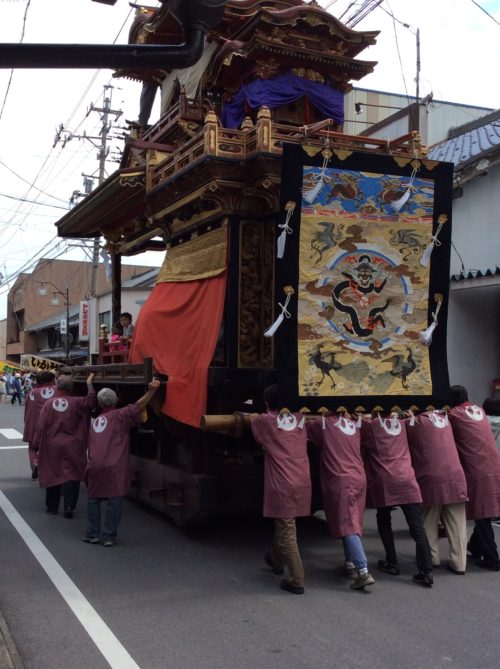 龍の柄の「見送り」は町内から注文を受け京都で織って貰ったレプリカ。父は言わなかったけどあの予算では出来るハズもなくだまって寄付したんだと私は信じています。