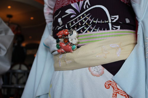 真っ赤なサンゴや翡翠をふんだんに使った舞妓さんのぽっちりは芸術品です!