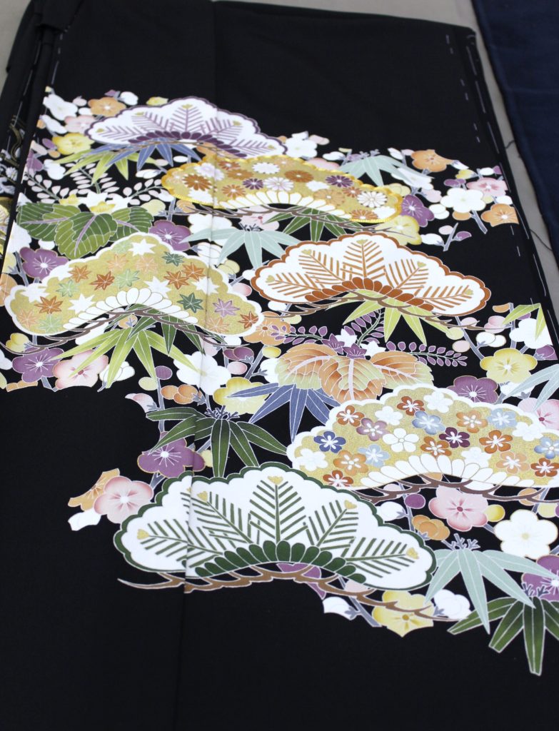 黒留袖 上前部分