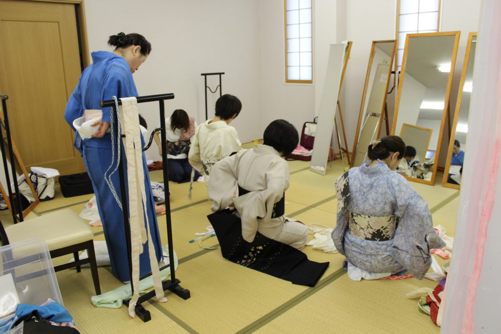 山本呉服店やきいも部　名古屋帯の練習