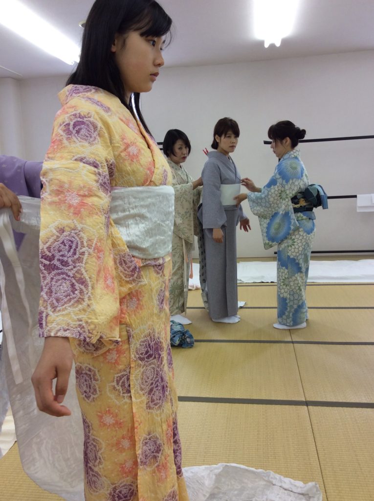 中学生のMちゃんもママの絞りの浴衣を着て京都へ🎵