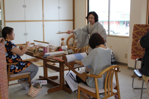 山本呉服店池田店30周年祭 機織り体験