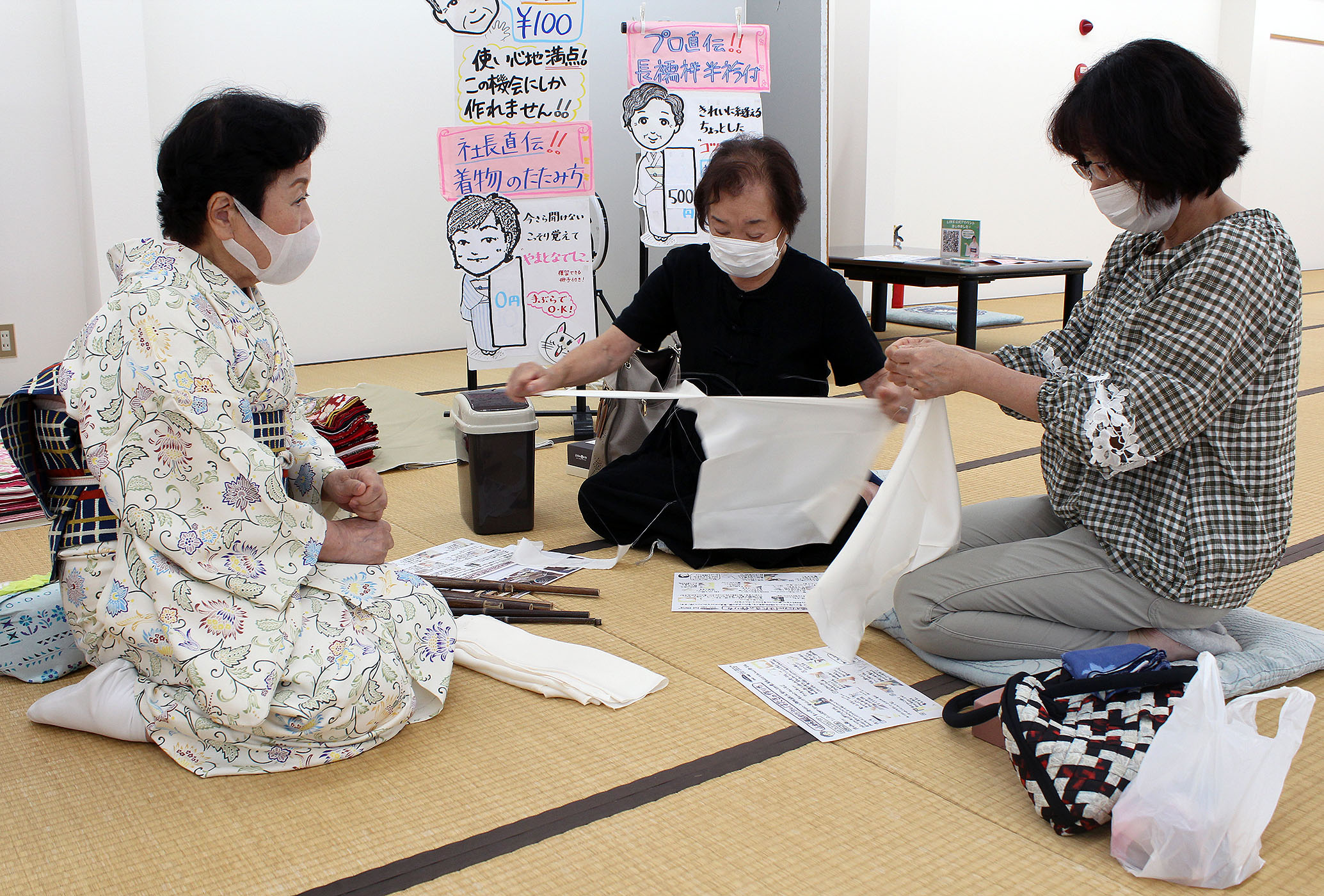 黒竹に割いた絹の布を括り付けるシンプルな作り方