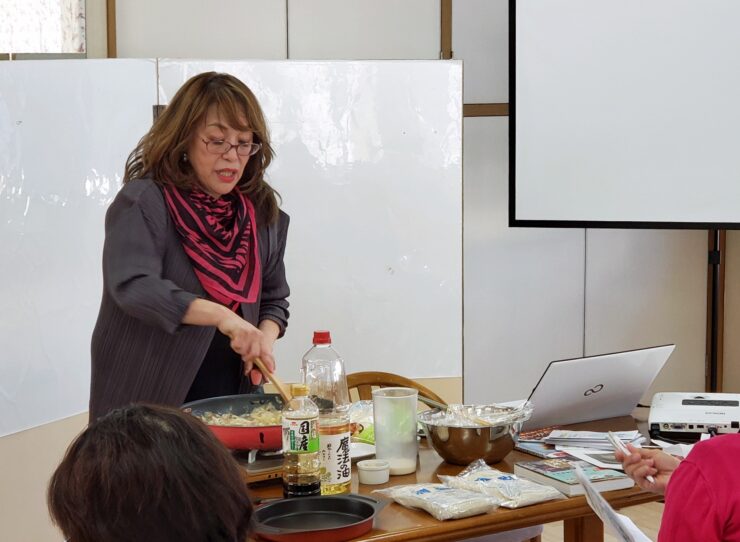 実施報告「日本文化の“深さ”を味わいました」発酵と藍染めがつなぐ、美しい体験時間：五感で巡る日本文化のワークショップ　2025年11月22日 山本呉服店 池田店